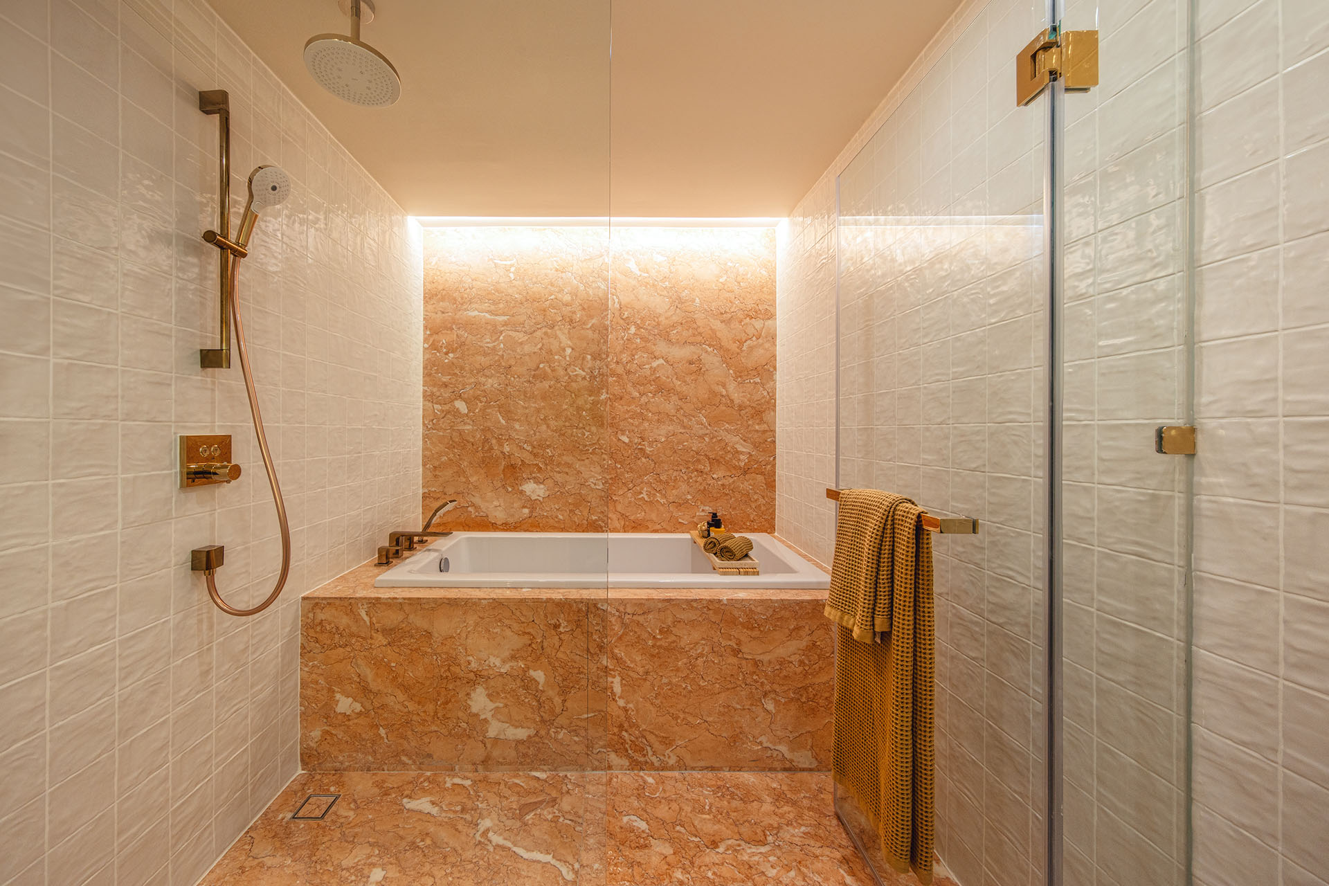 Luxe-Property_0006_Show-villa-unit-8