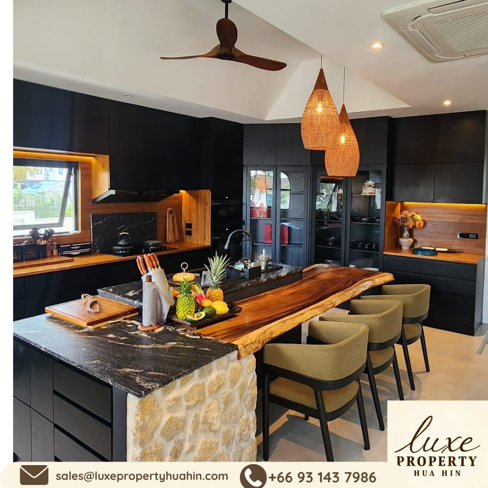 90559605-336e-4f9d-a795-d4947b7d116b